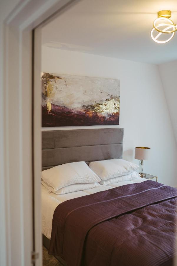 York Riverside Apartments エクステリア 写真